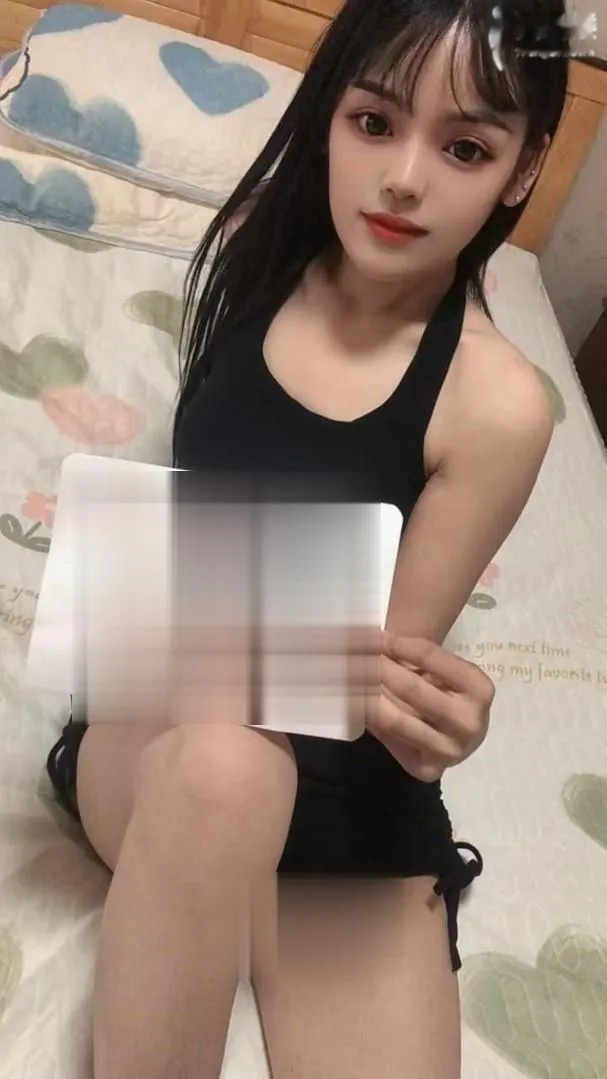 大眼睛小美女果果