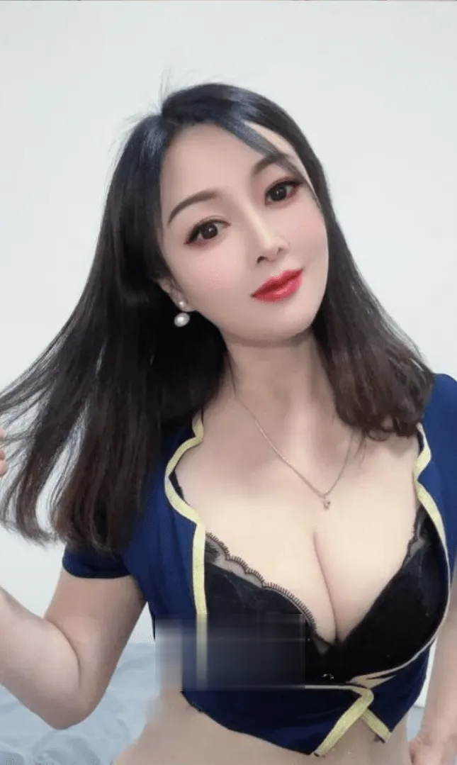 无锡前凸后翘的巨乳女神