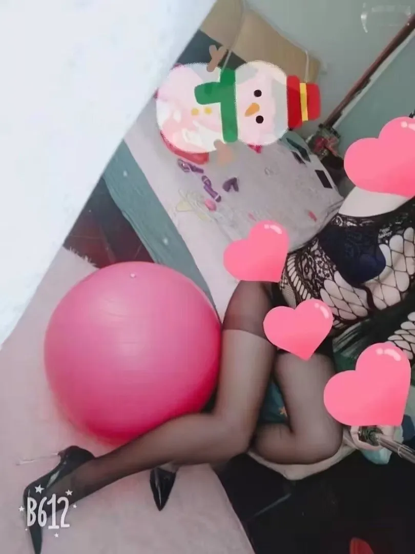 童颜巨乳小美女