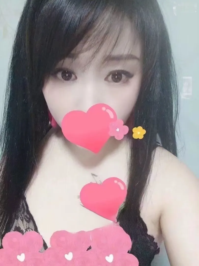 童颜巨乳小美女