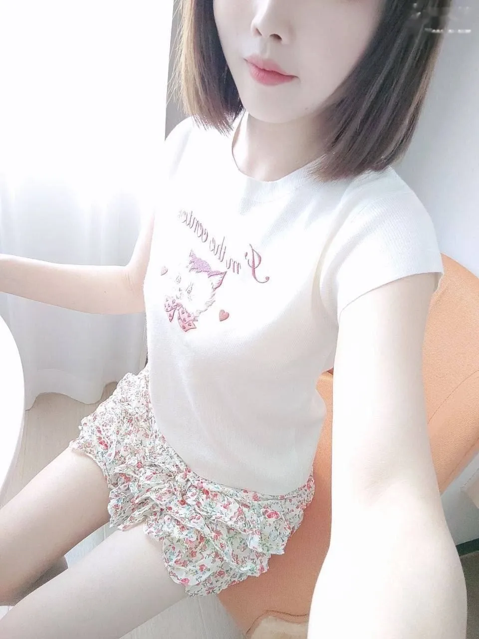 瘦小身材粉嫩小胸白虎妹妹(真人)