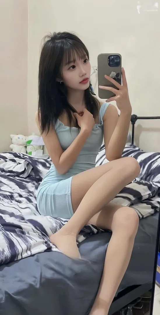 肤白貌美嫩妹子
