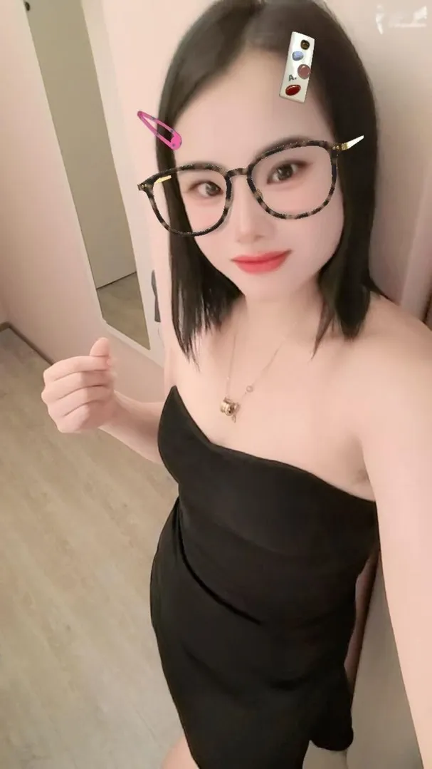 双飞姐妹琪琪琳琳