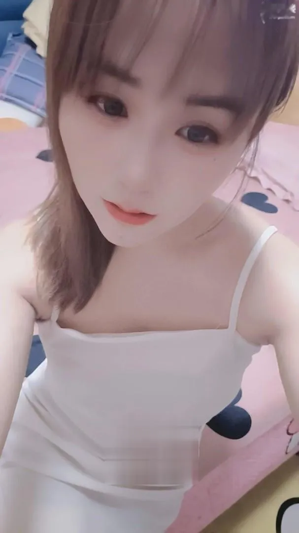 长相甜美玩的风骚的小少妇