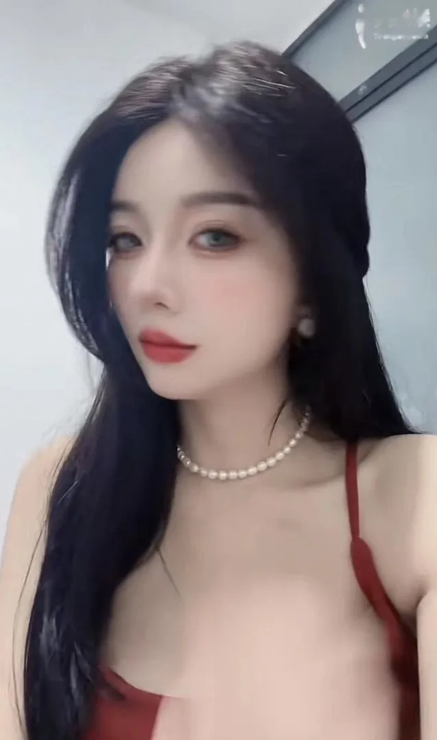 大眼美女娇娇