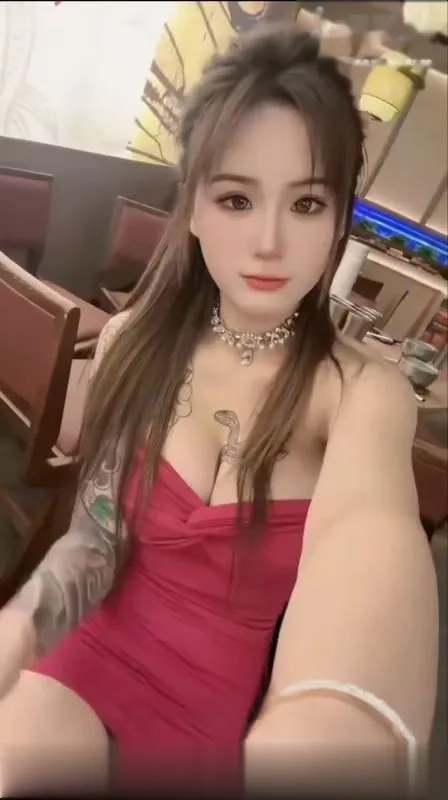  床上功夫非常狂野的极品辣妹子