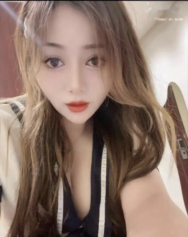 甜美型会喷水小姐姐