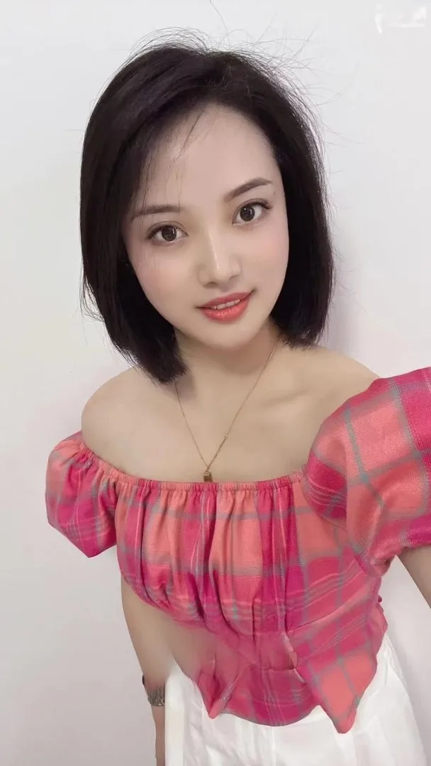 笑容甜美的小姐姐看着就舒服