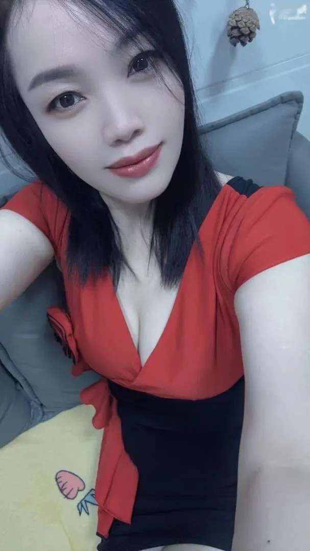风骚蜜桃臀少妇花花
