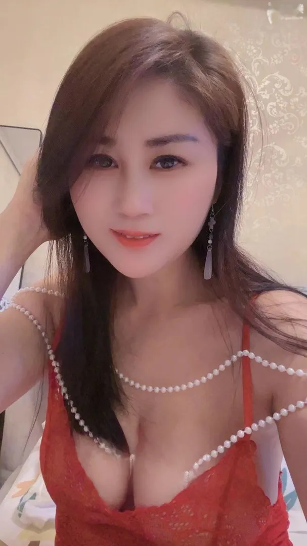 妖艳女郎彤彤