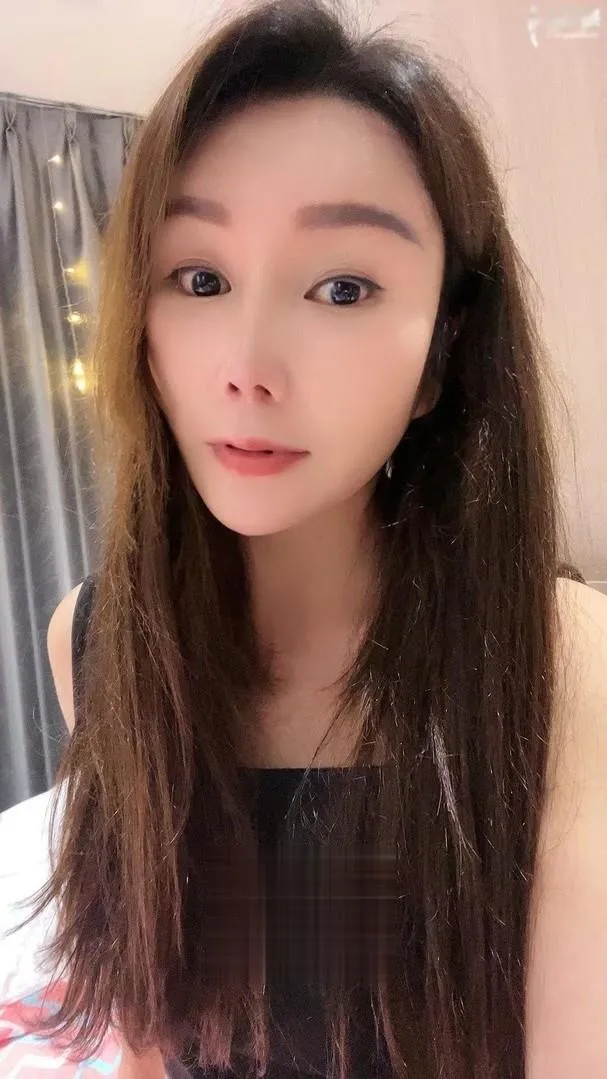 黑丝御姐瑶瑶