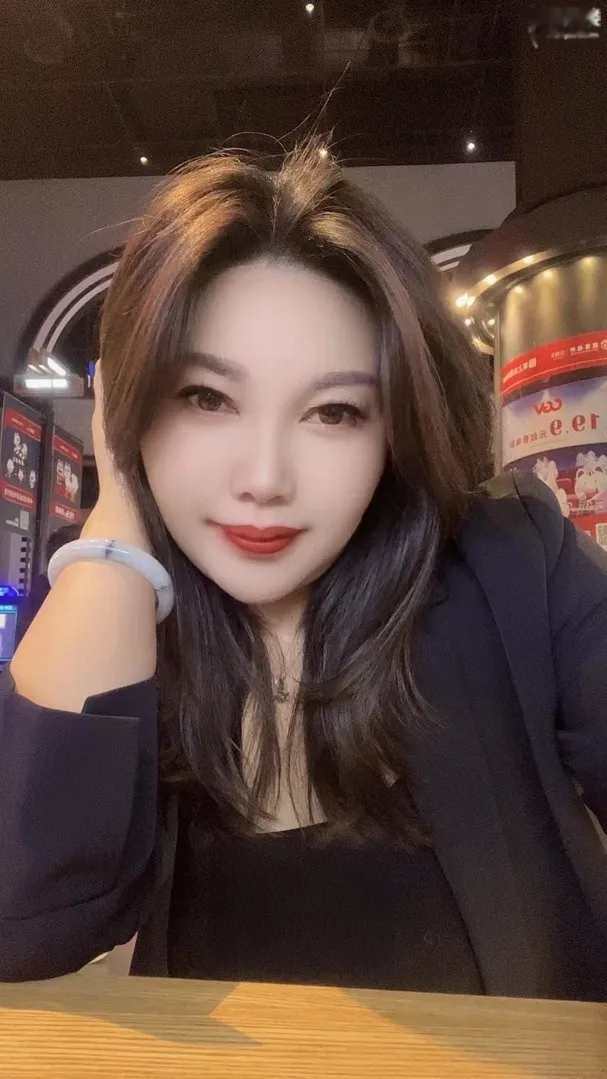 西青欲求不满的骚娘们