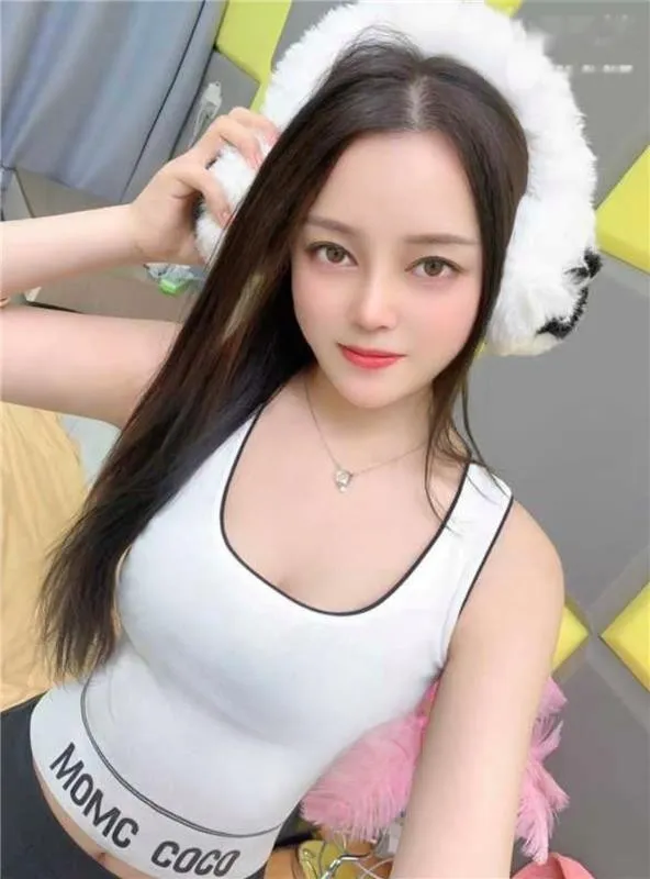 丰满性感颜值老妹