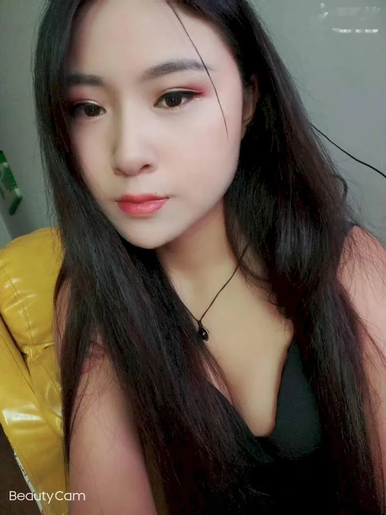 天然巨乳小骚妇