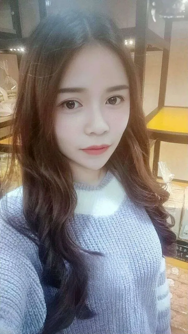 莲池大胸软妹