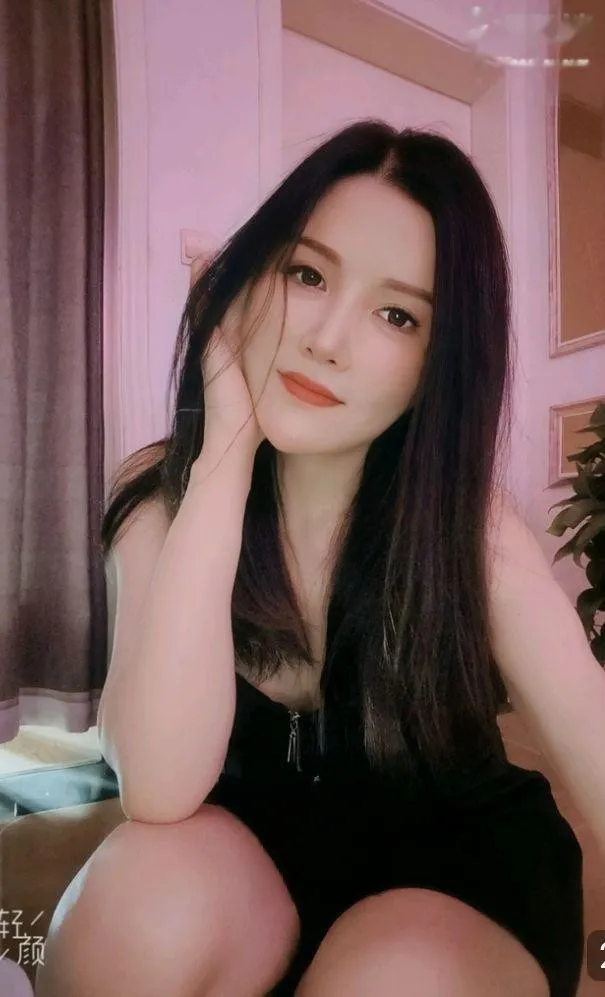 大胸白嫩少妇
