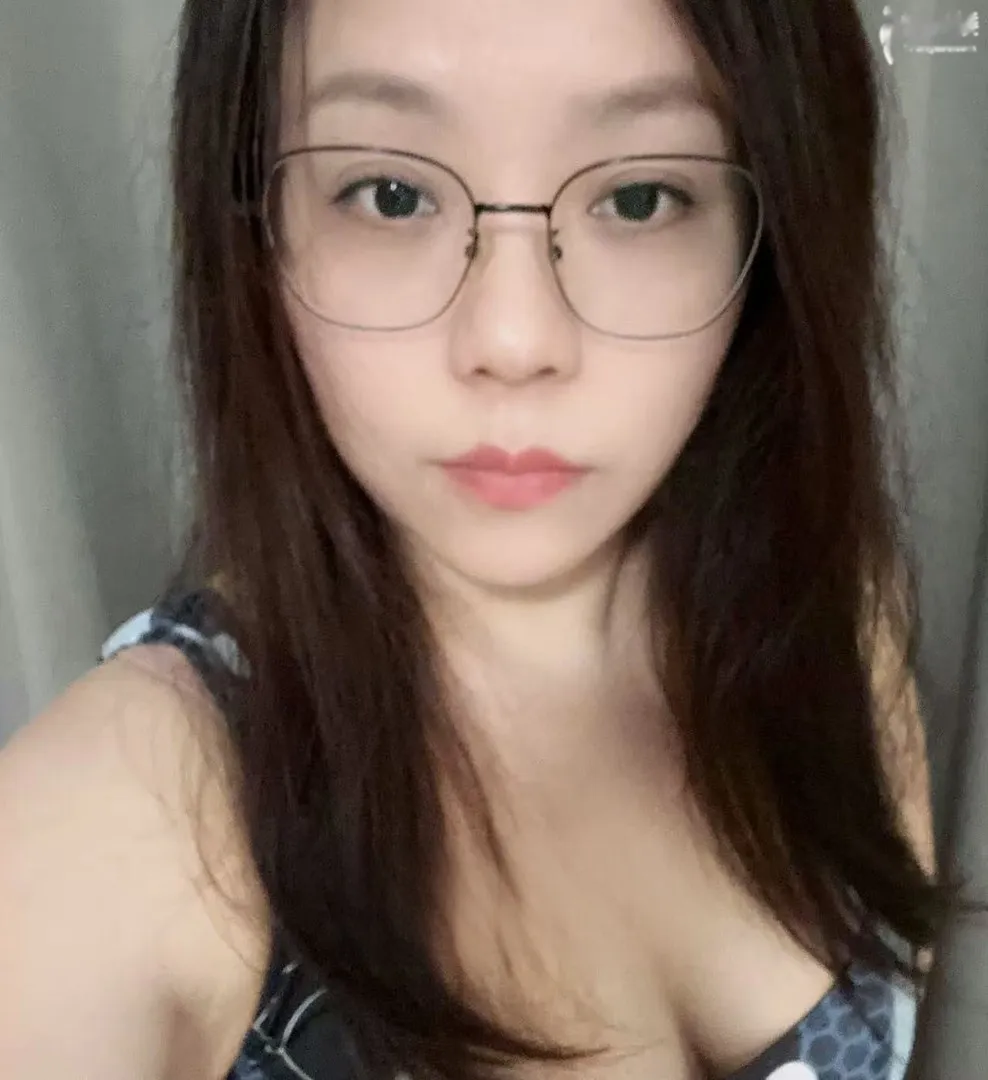 丰满少妇口活很棒