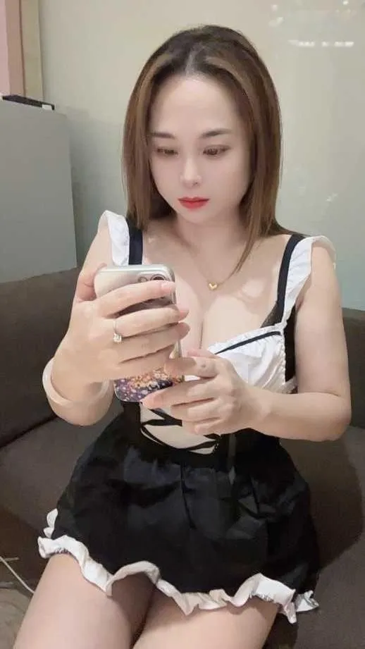 巨乳肉肉女孩灵玲