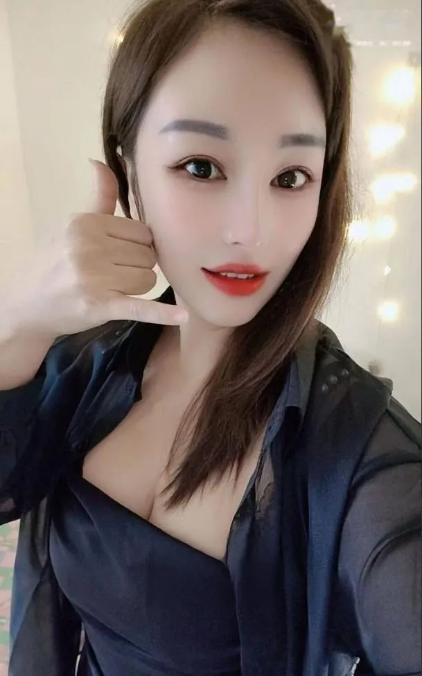 前凸后翘的极品女友