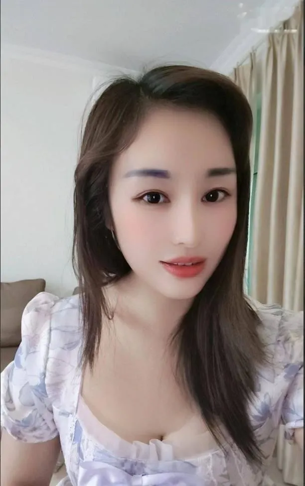 前凸后翘的极品女友