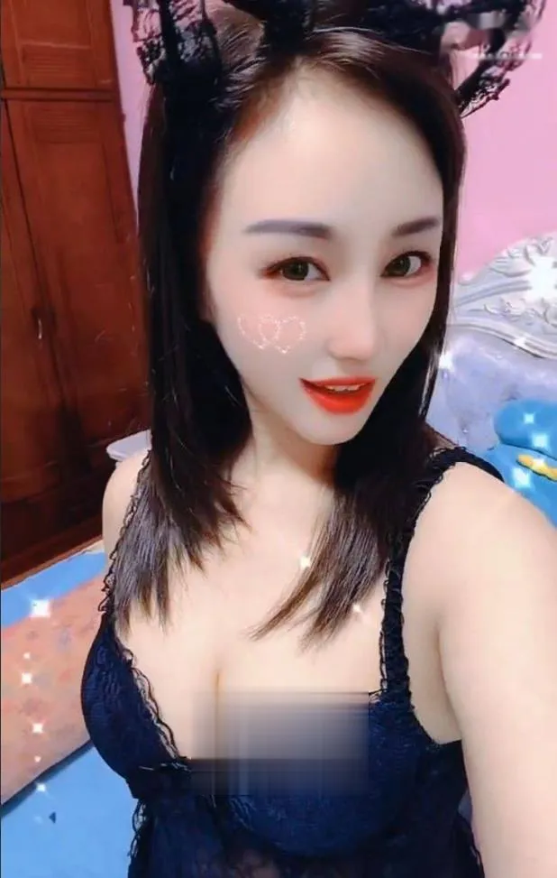 前凸后翘的极品女友