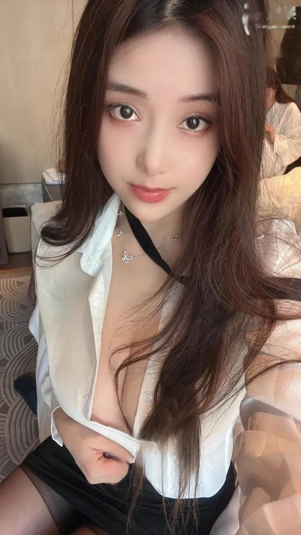 大奶骚货榨汁机超厉害