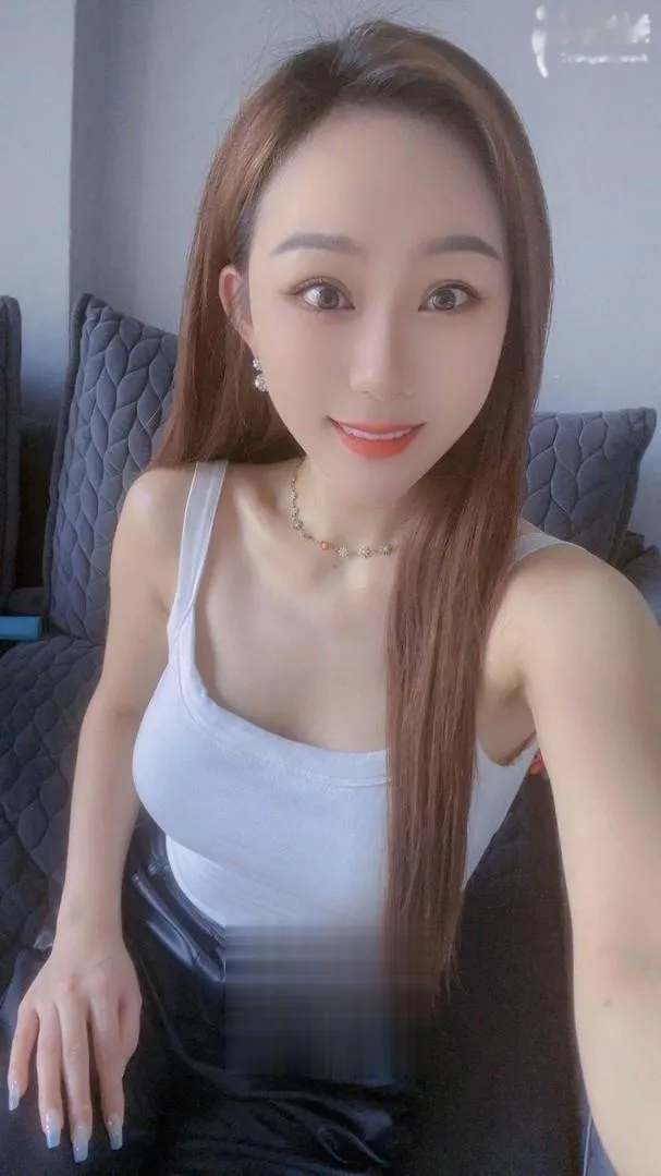 超级嫩妹服务天花板中板