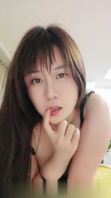 水嫩服务型爆汁逼紧萌妹