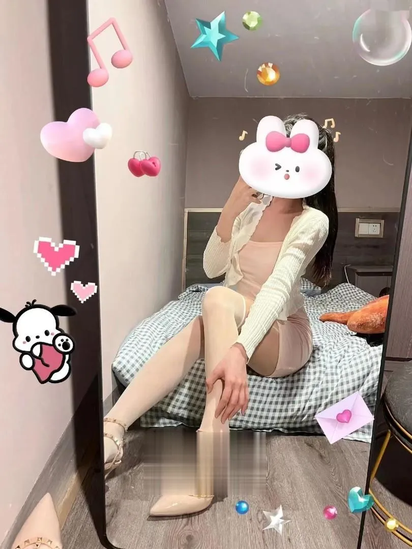 肉丝小嫩妹 穿丝足交后入