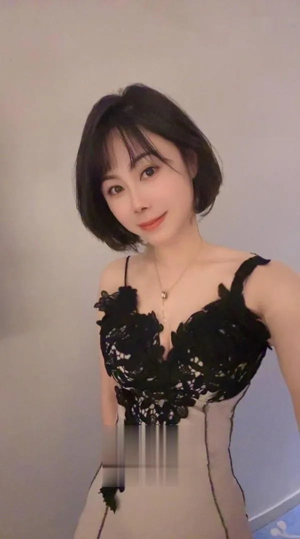 清纯极品做兼职小姐姐