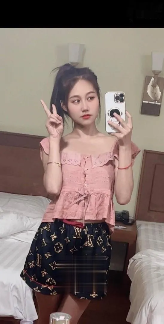 很主动的小姐姐