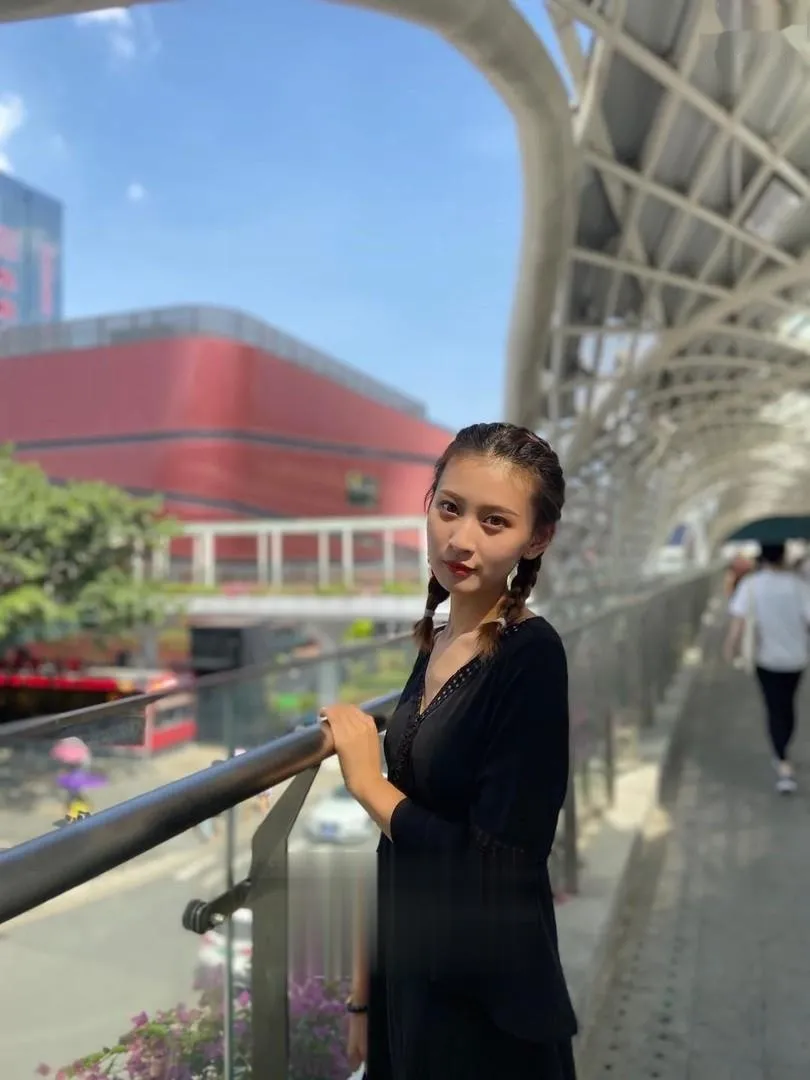 烟台热推嫩妹逼紧 