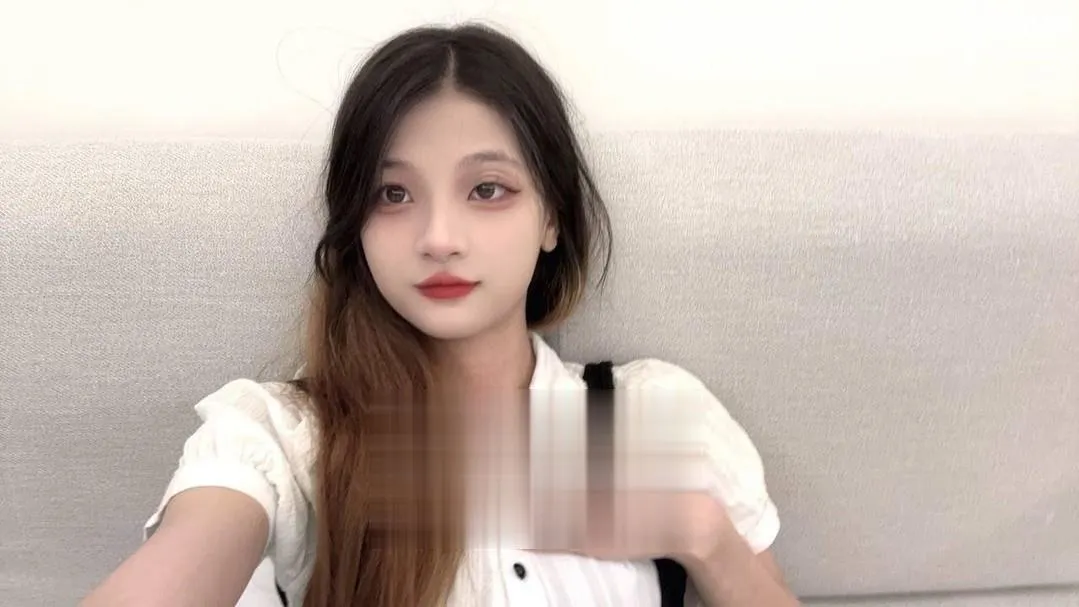 桥西清纯反差骚女
