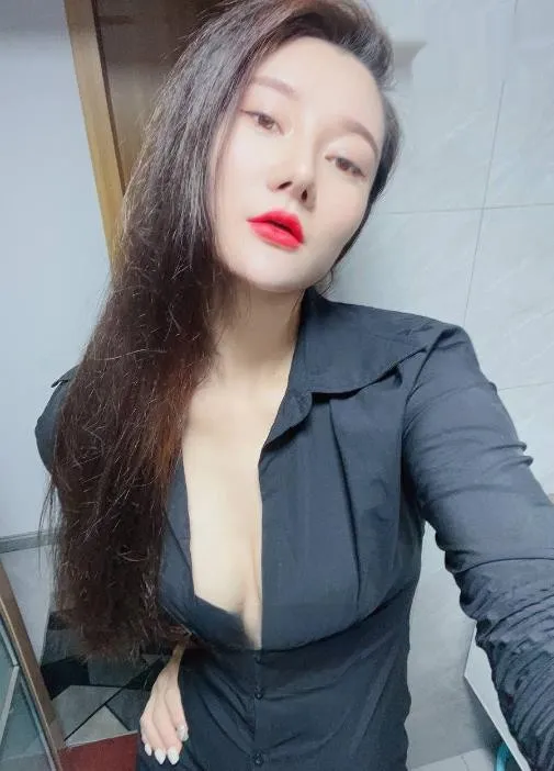 浪荡小骚货 胸大水又多