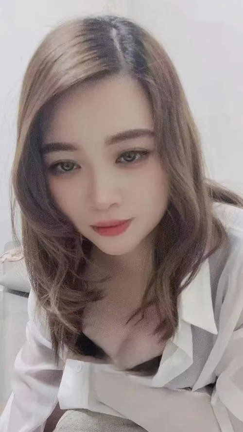不催人兼职腼腆型美女水多逼紧
