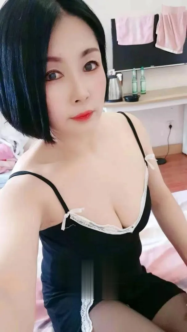 服务女王素媛