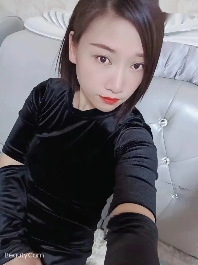 青浦丰满气质兼职美女