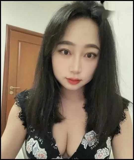 纯欲性感制服御姐
