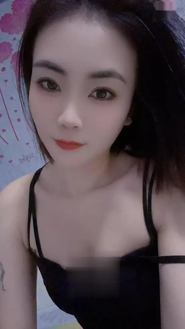 刚刚出道的小妹妹真好