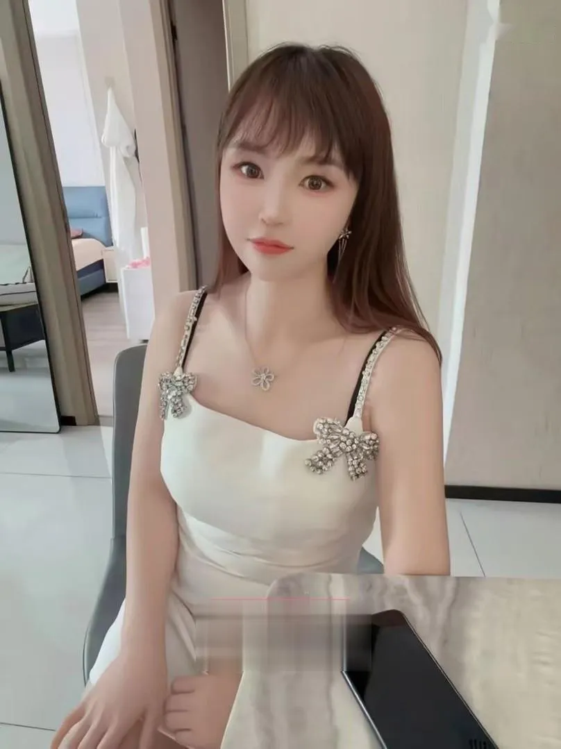 长腿菲菲美女
