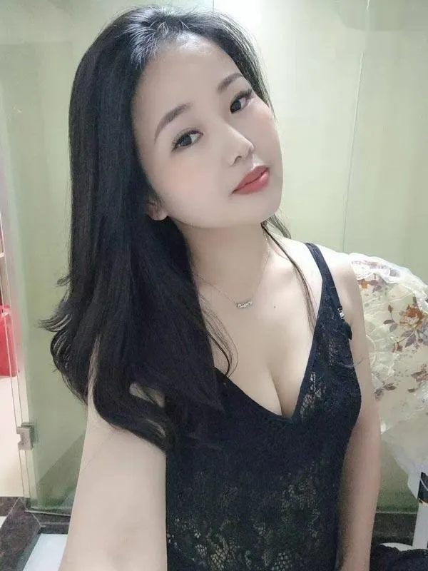 性感大胸御姐玫瑰