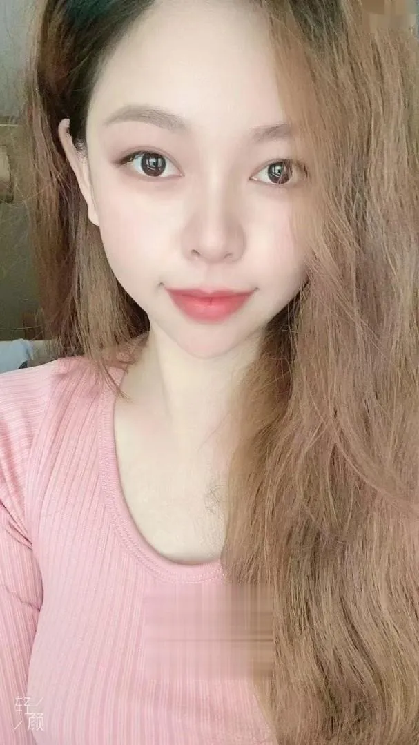 大胸S型身材小艾