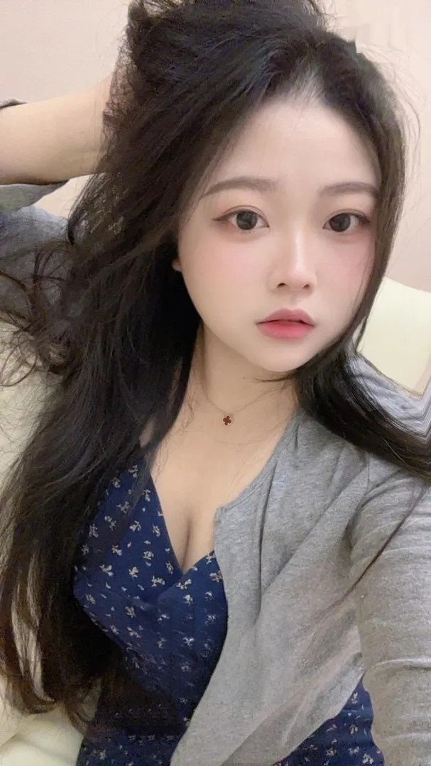 年轻妹妹胸好摸