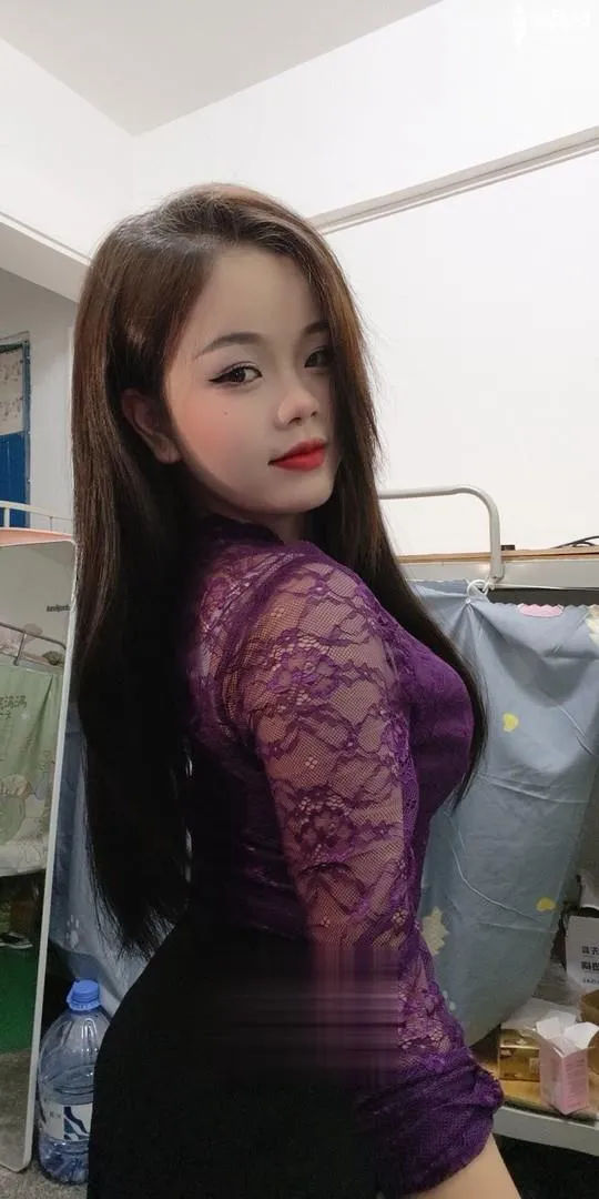 骚气大奶闷骚妹妹兼职