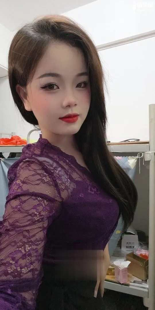 骚气大奶闷骚妹妹兼职