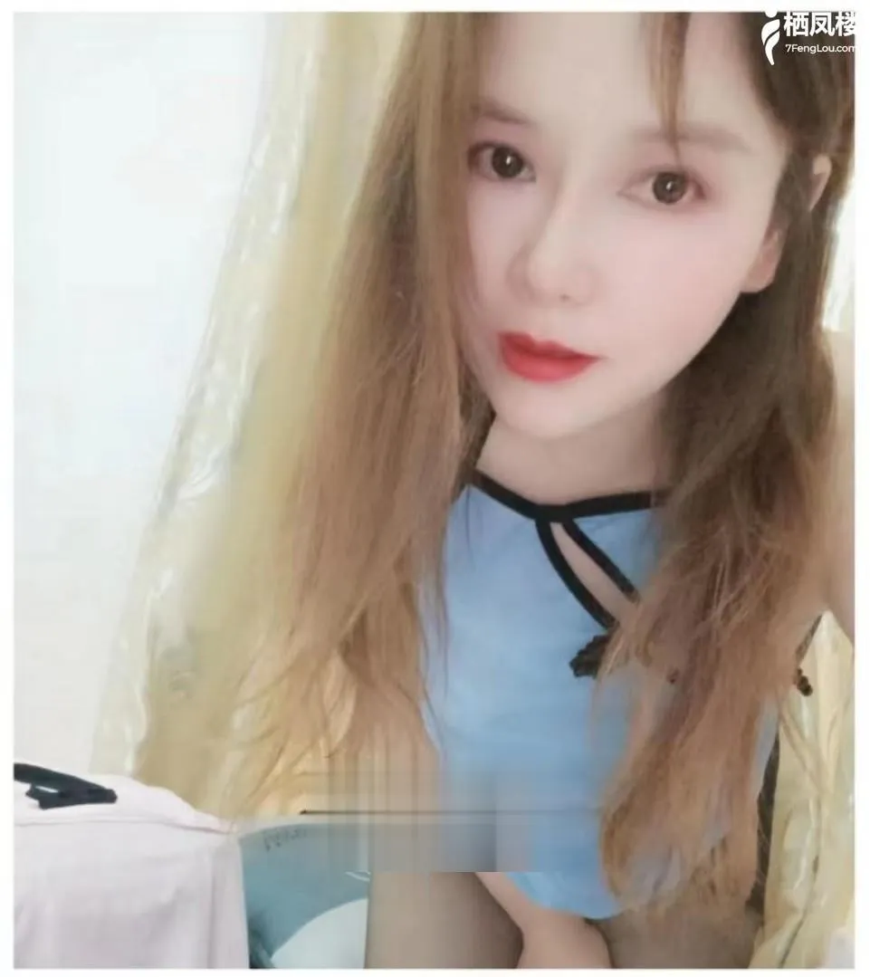 极品美女侧入打嫩穴抽插易出水