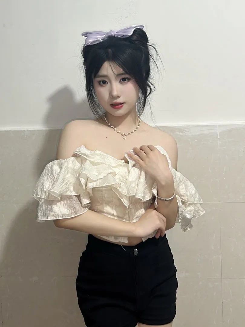 敏感体质易高潮的粉嫩妹子