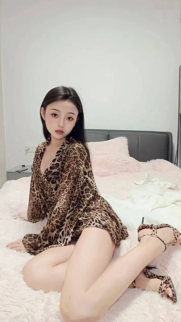 天河高挑御姐豹纹诱惑