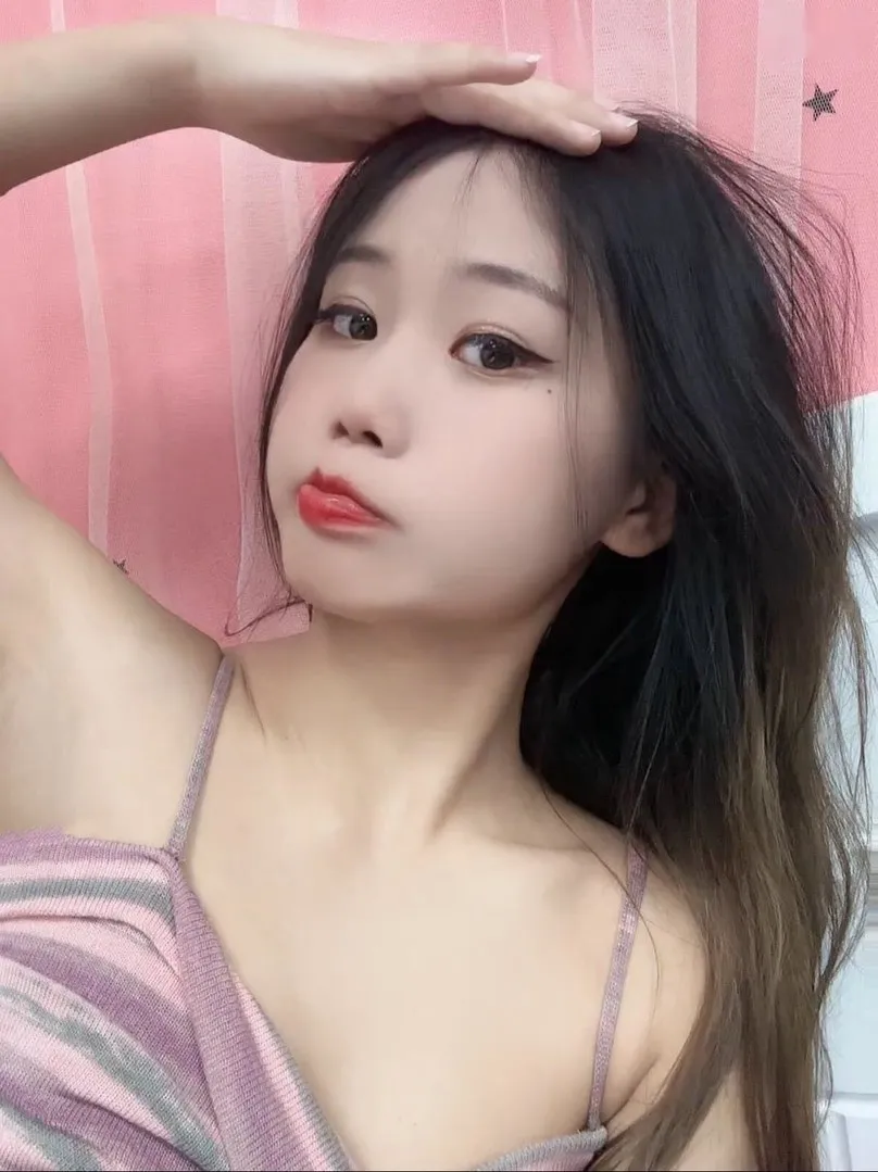 性感雪白多汁兼职妹妹
