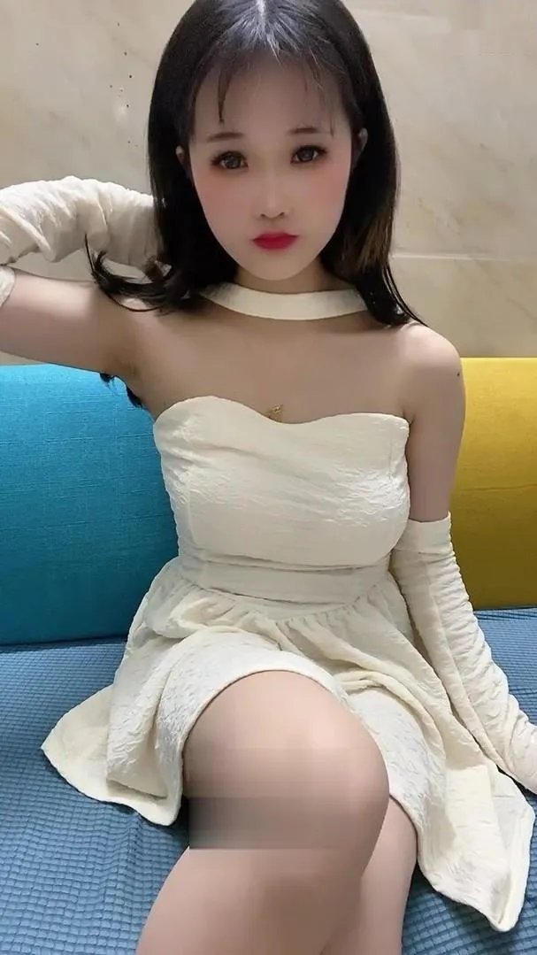 身材腿长腰细小姐姐